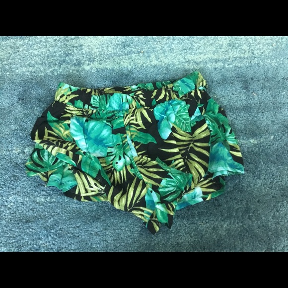 Flowy palm leafy print shorts - Picture 1 of 2